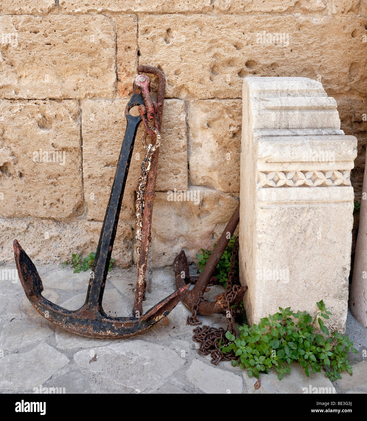 Old anchor dans la citadelle de Girne Kyrenia, Chypre, Europe du Nord, Banque D'Images
