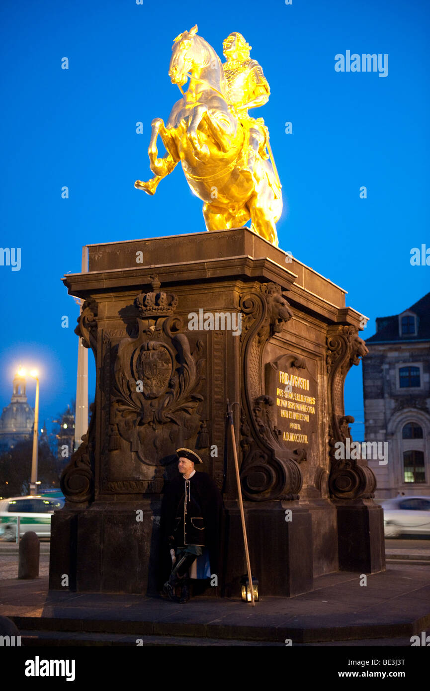 Goldener Reiter, statue équestre, avec Dresde, nightwatchman, Saxe, Allemagne, Europe Banque D'Images