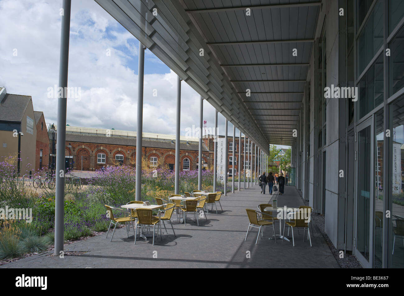 Swindon McArthur Glen Designer Outlet, bâtiments ferroviaires victorien restauré, England, UK Banque D'Images