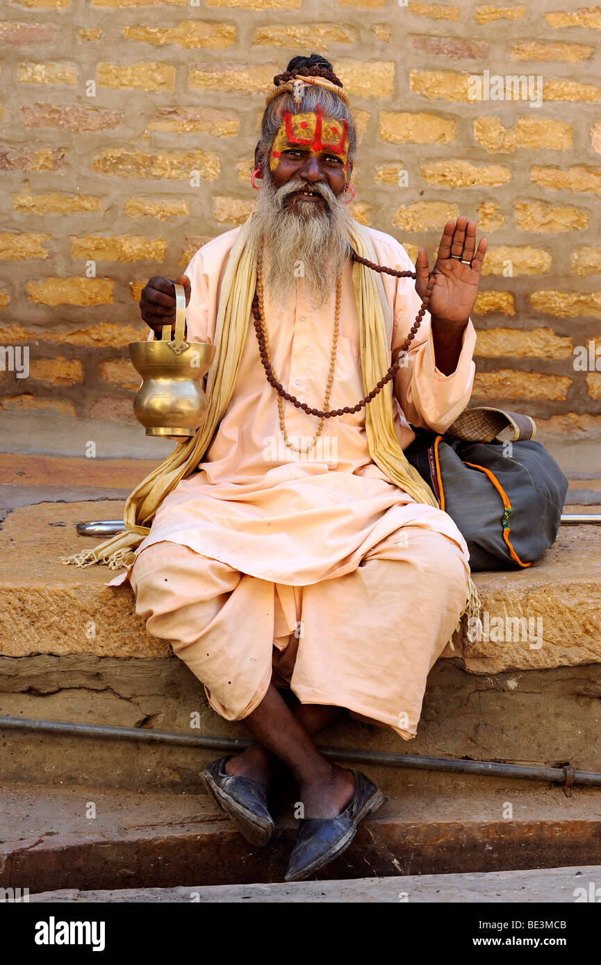 Sadhu, saint homme, adepte du dieu Shiva, Jaisalmer, Rajasthan, Inde du Nord, Inde, Asie du Sud, Asie Banque D'Images