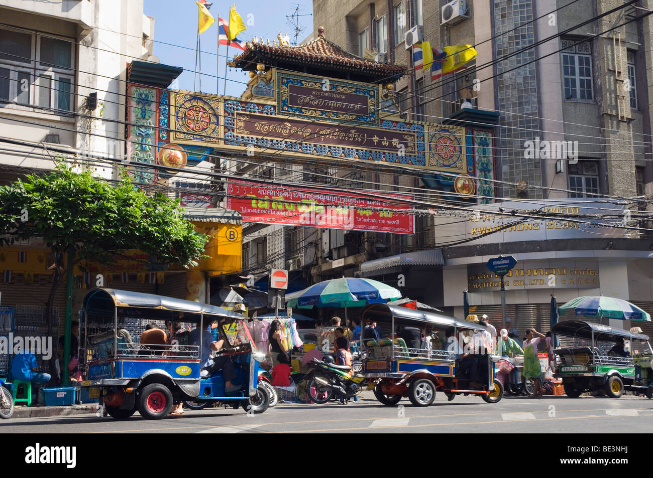 Les taxis, Tuk Tuk dans China Town, Bangkok, Thailande, Asie Banque D'Images