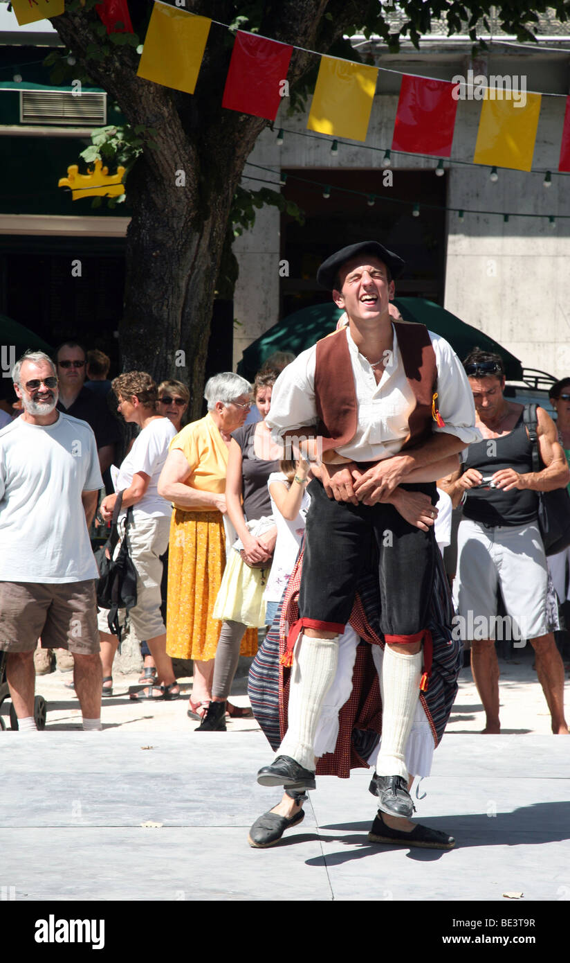 Danse folklorique traditionnel béarnais à Pau festival, France Banque D'Images