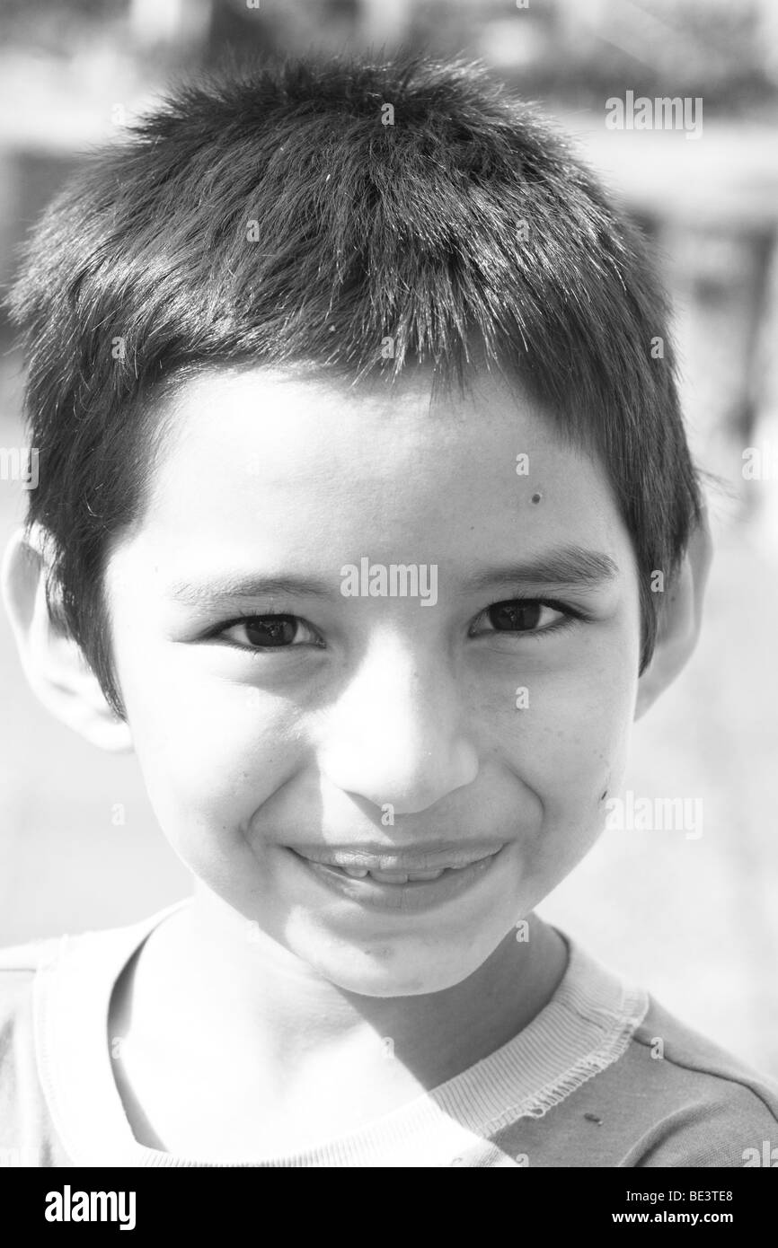 Portrait d'un enfant dans la rue. Le COPER, Boyacá, Colombie, Amérique du Sud Banque D'Images