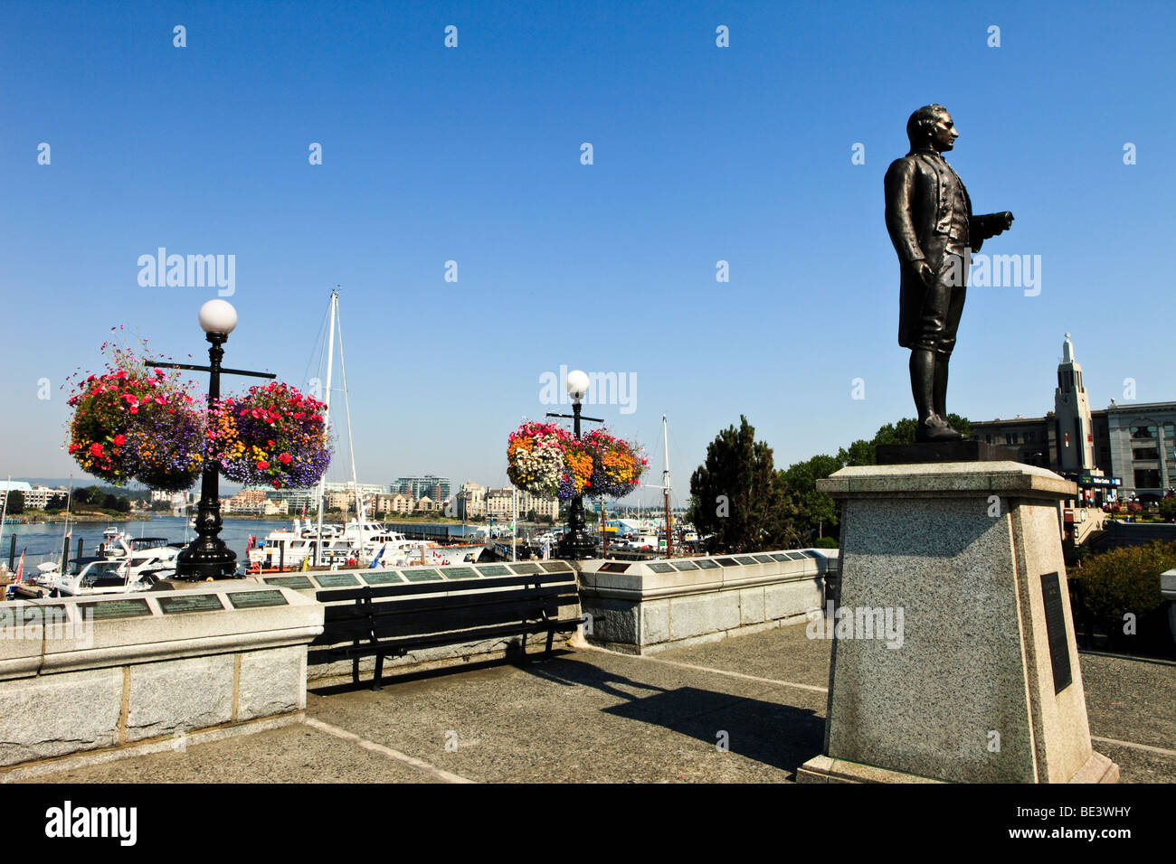 Statue de Capt Cook et port intérieur, Victoria, île de Vancouver, Colombie-Britannique Banque D'Images