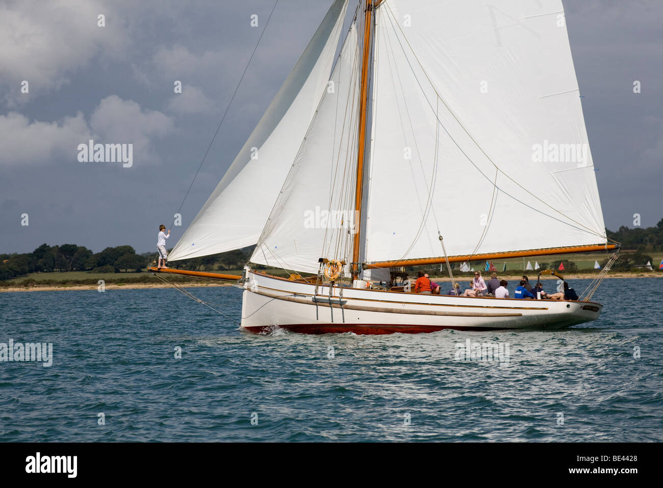 Pilote de Bristol Cutter Polly Agatha Sail gaff rig beaupré dur fast Channel Sailing Charter Solent maison de 1904 d'équipe de l'équipage Banque D'Images