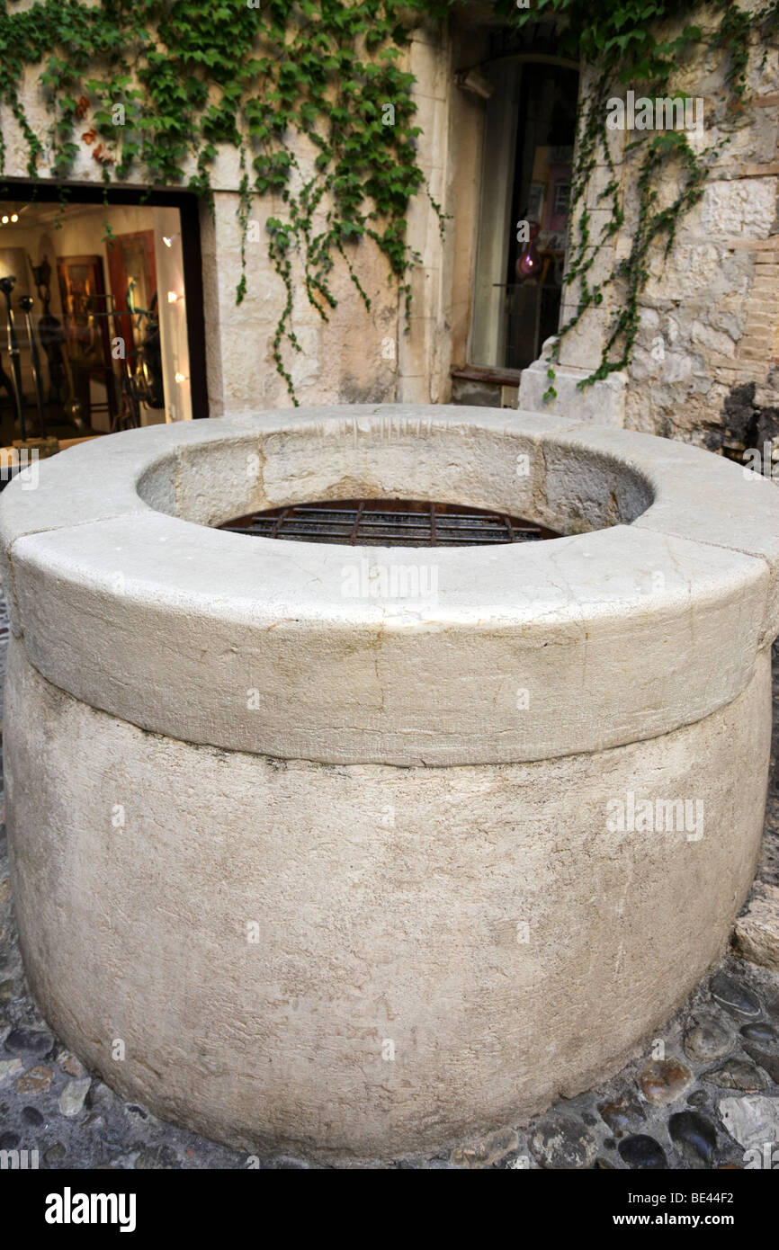 Vieille ville et la rue grande St Paul de Vence alpes maritimes provence sud de la france Banque D'Images