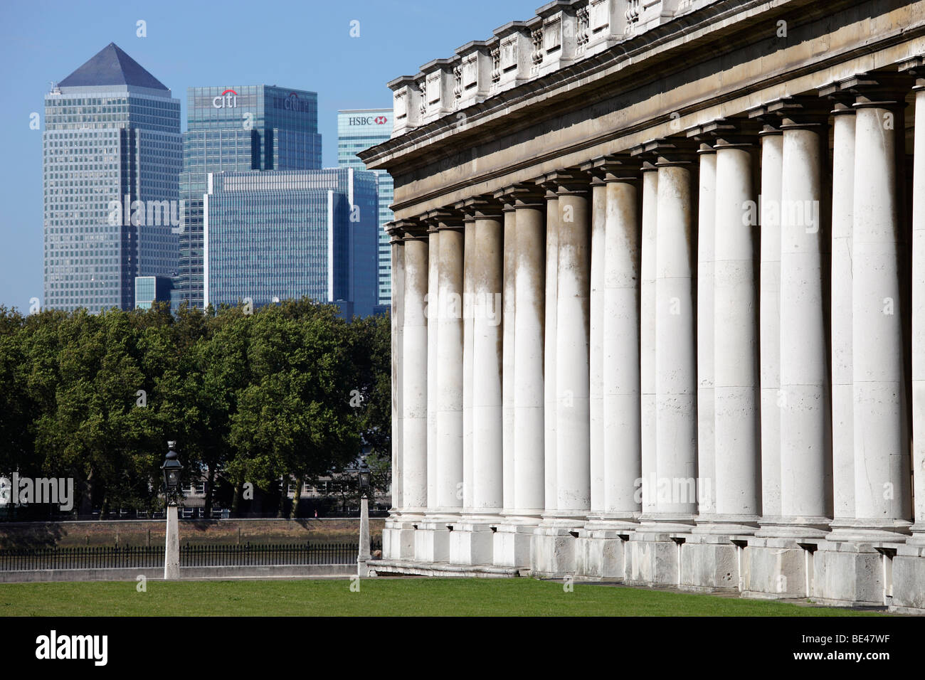 Old Royal Naval College de Greenwich et Canary Wharf, London Banque D'Images