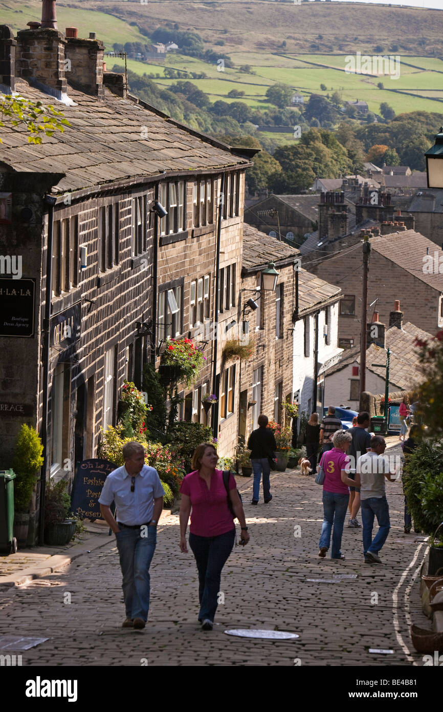 Royaume-uni, Angleterre, dans le Yorkshire, Haworth, rue Main, visites visites Banque D'Images