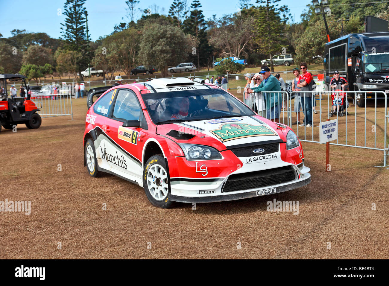 Sport/Rallye d'Australie 2009 voiture de rallye WRC/déménagement dans son pit stop Banque D'Images