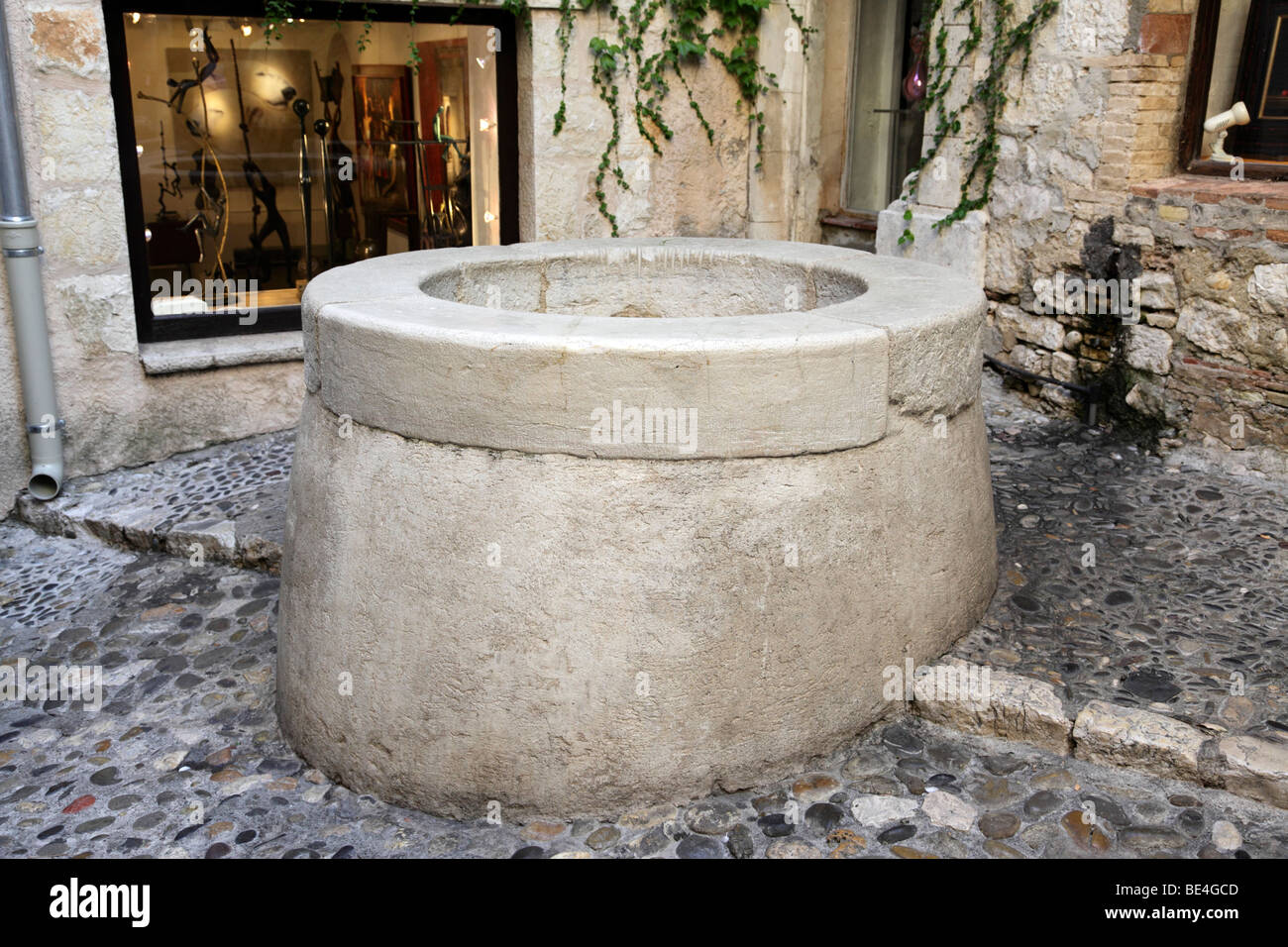 Vieille ville et la rue grande St Paul de Vence alpes maritimes provence sud de la france Banque D'Images