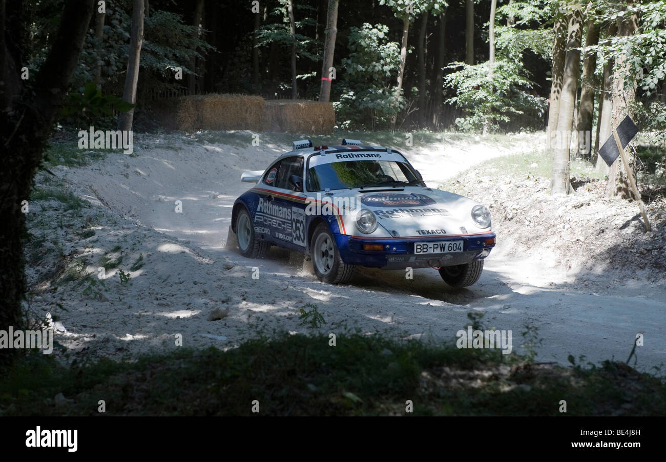 1984 Rothmans Porsche 911 SC RS sur l'étape de rallye à Goodwood Festival of Speed Banque D'Images