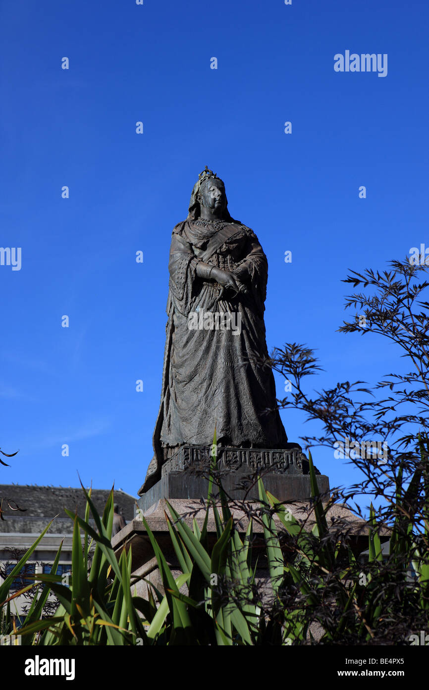Statue de la reine Victoria à Dunn's Square dans Paisley Renfrewshire Banque D'Images