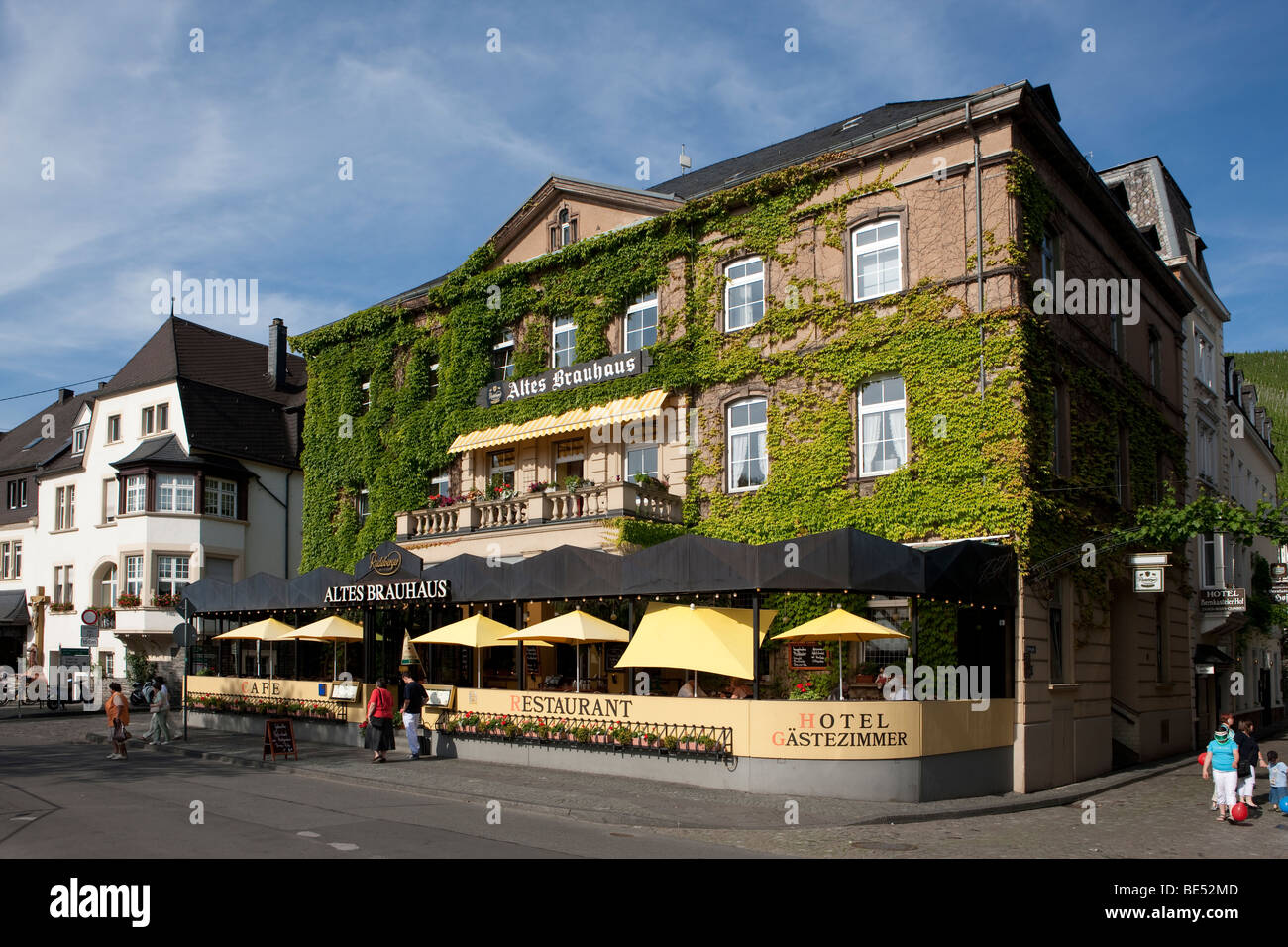 Altes Brauhaus restaurant, Bernkastel-Kues, Moselle, Rhénanie-Palatinat, Allemagne, Europe Banque D'Images