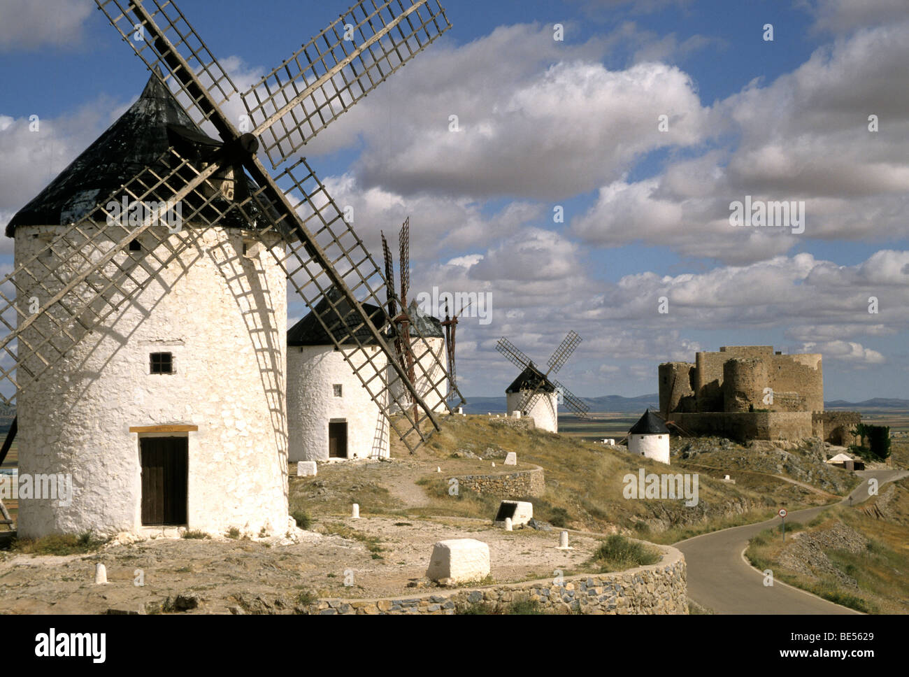 Don Quichotte les moulins à vent, Consuegra, Castille la Manche, Espagne, Europe Banque D'Images