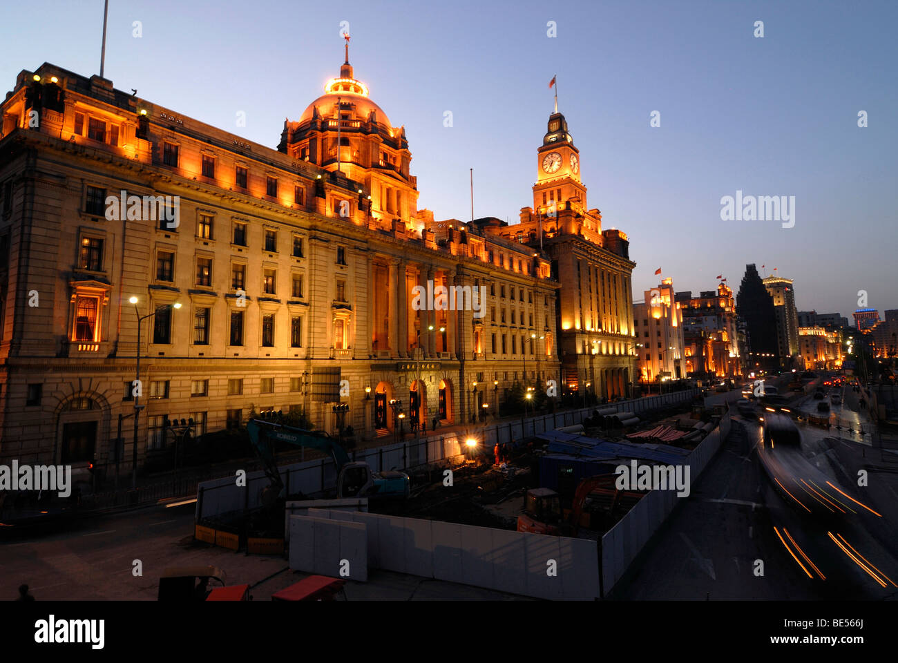 Le Bund, promenade de nuit illuminée, avenue à Shanghai, avec la HSBC Building, et China Merchants Bank Building, Chine, Asie Banque D'Images