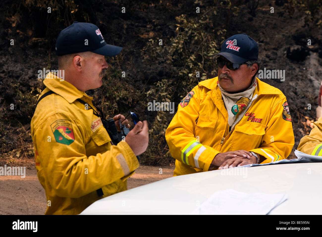 Chefs de bataillon attaque de planification à la California wildfire ...