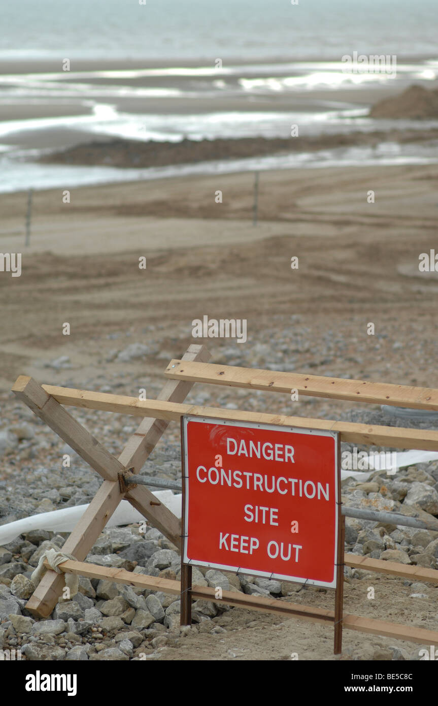 Le signe de danger at construction site Banque D'Images