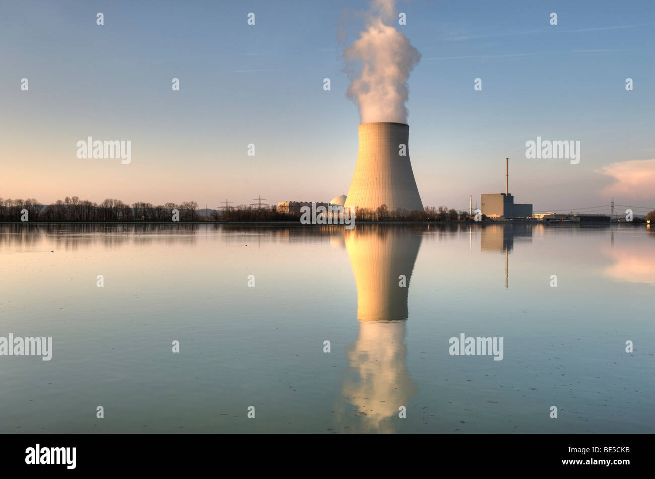 Centrale nucléaire d'Isar, Ohu, à Essenbach près de Landshut, Basse-Bavière, Bavaria, Germany, Europe Banque D'Images