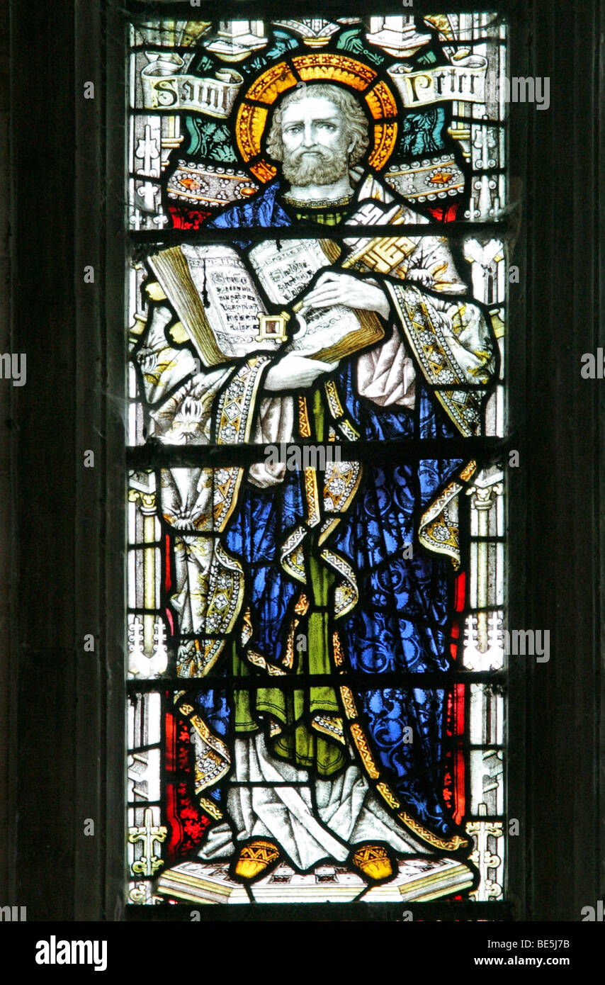 Un vitrail représentant saint Pierre, Welbourn Église, Lincolnshire Banque D'Images