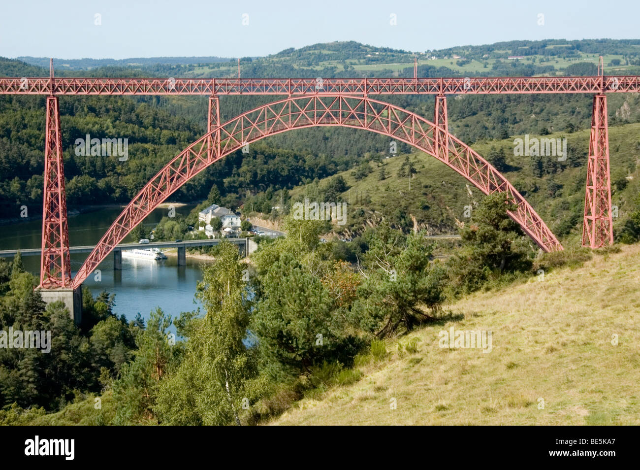 Viaduc de Garabit près de Ruynes-en-Margeride, Cantal, France Banque D'Images