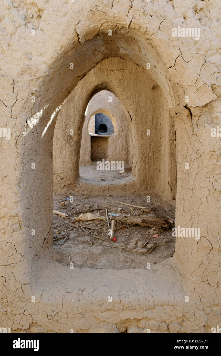 Adobe structure historique, abandonnés de souk Birkat al Mawz, Hajar al Gharbi Montagnes, Dhakiliya Région, Sultanat d'Oman Banque D'Images
