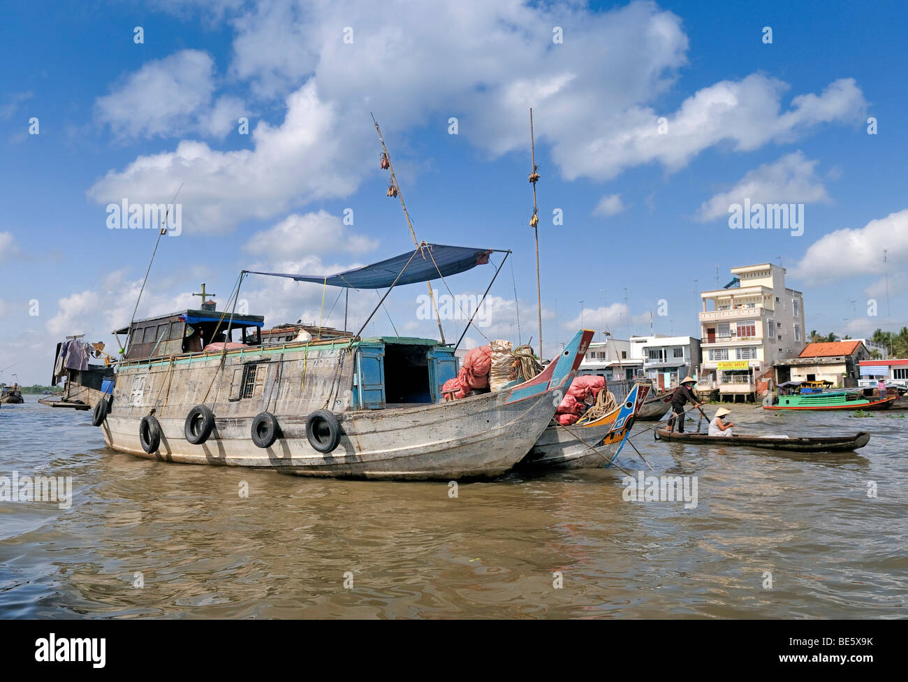 Bateau Marchand, bourse de bateau sur le fleuve Mékong, le delta du Mékong, Vietnam, Asie Banque D'Images