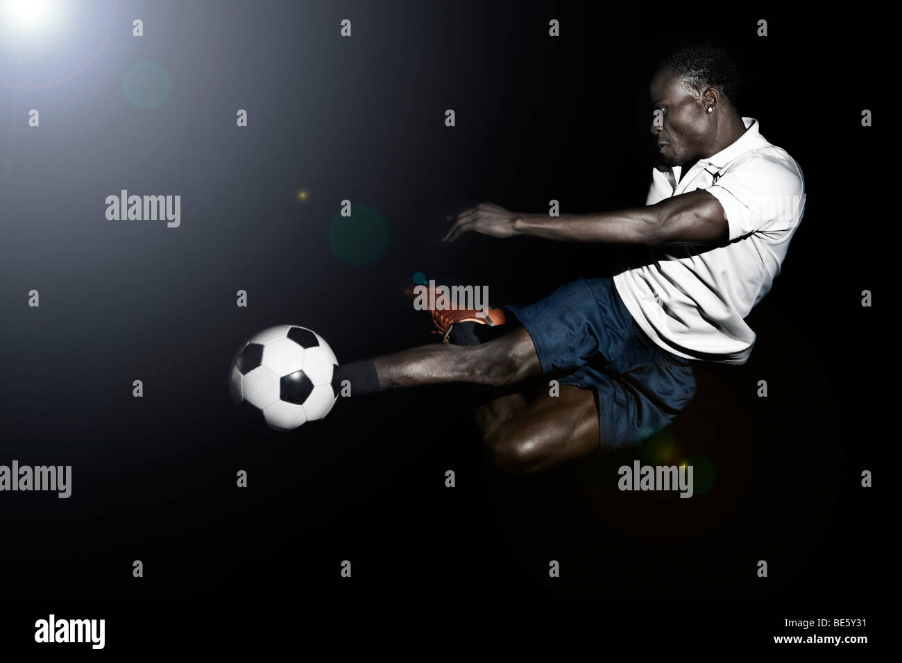 Footballeur français en action Banque D'Images