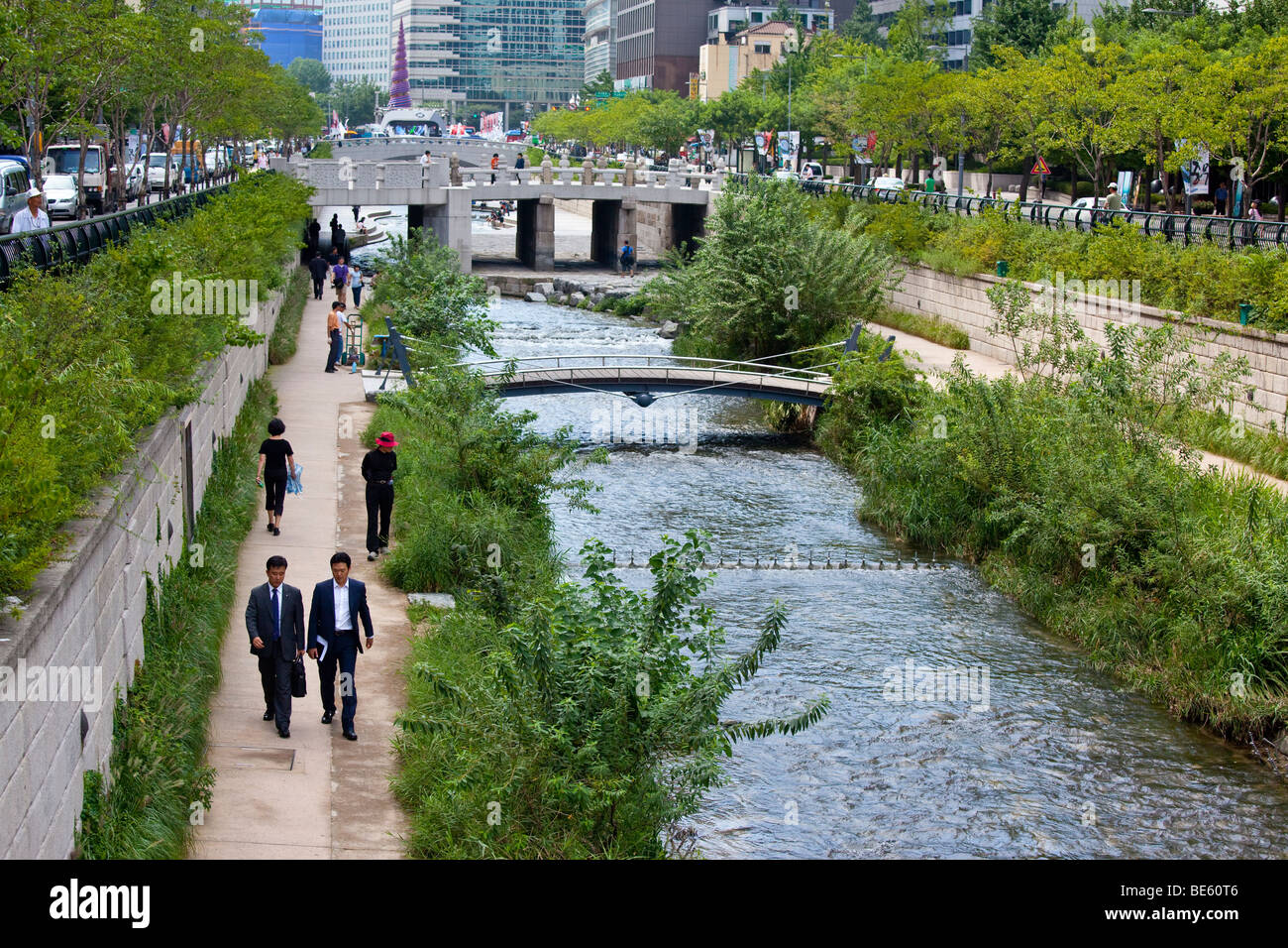 La rivière Cheonggyecheon à Séoul en Corée du Sud Banque D'Images