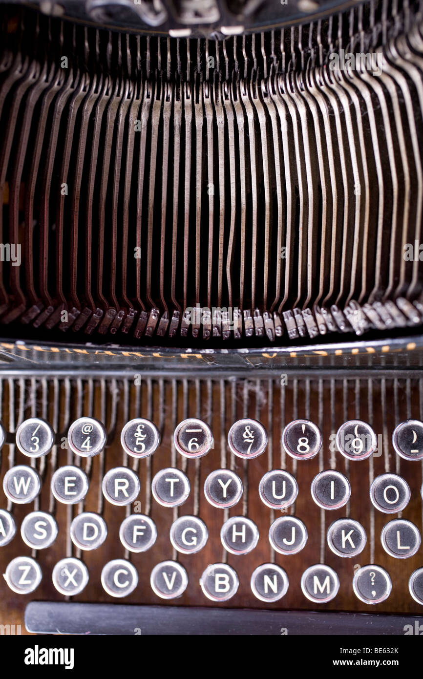 Vue sur une ancienne machine à écrire. Banque D'Images