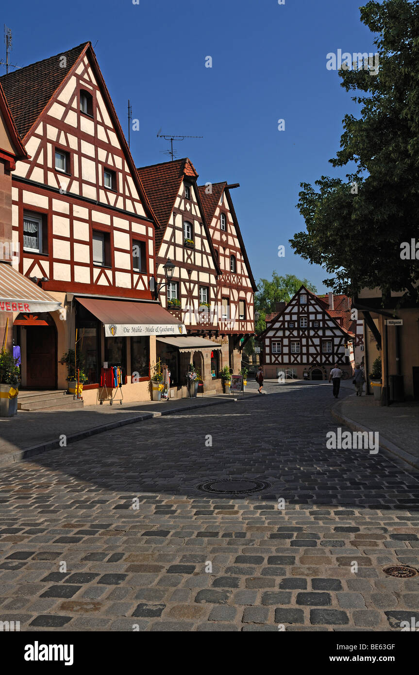Rue avec des pavés et de la Franconie ancienne maisons à colombages, gunzenhausen, Middle Franconia, Bavaria, Germany, Euro Banque D'Images
