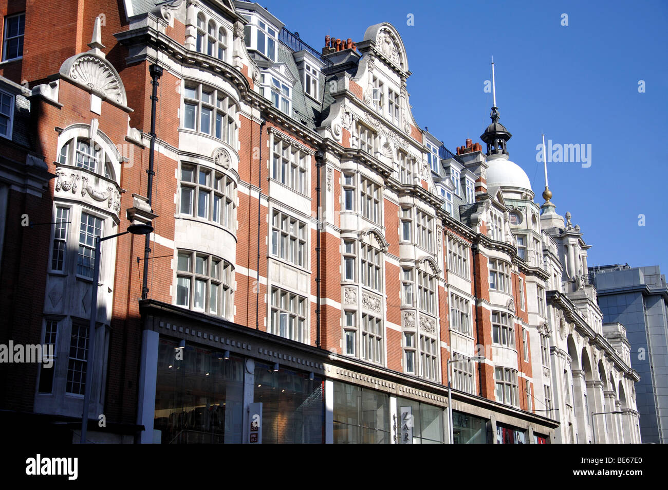 High Street Kensington, Kensington, quartier royal de Kensington et Chelsea, Londres, Angleterre, Royaume-Uni Banque D'Images