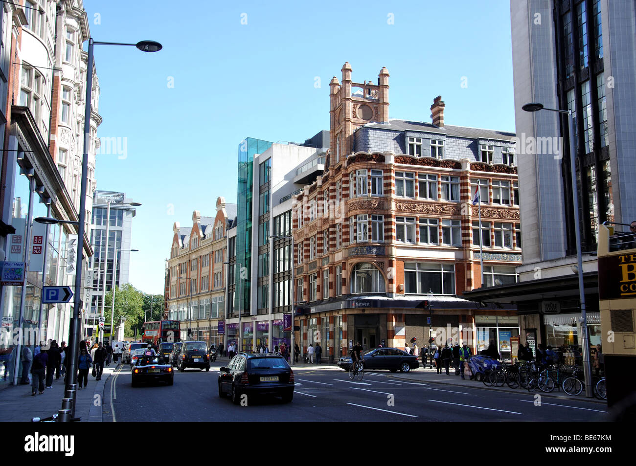 High Street Kensington, Kensington, quartier royal de Kensington et Chelsea, Londres, Angleterre, Royaume-Uni Banque D'Images