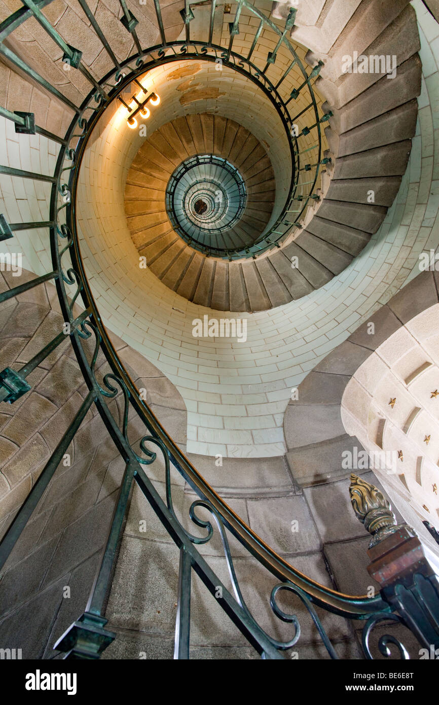Phare d'eckmuhl escalier luxueux en Bretagne, Finistère, France Banque D'Images