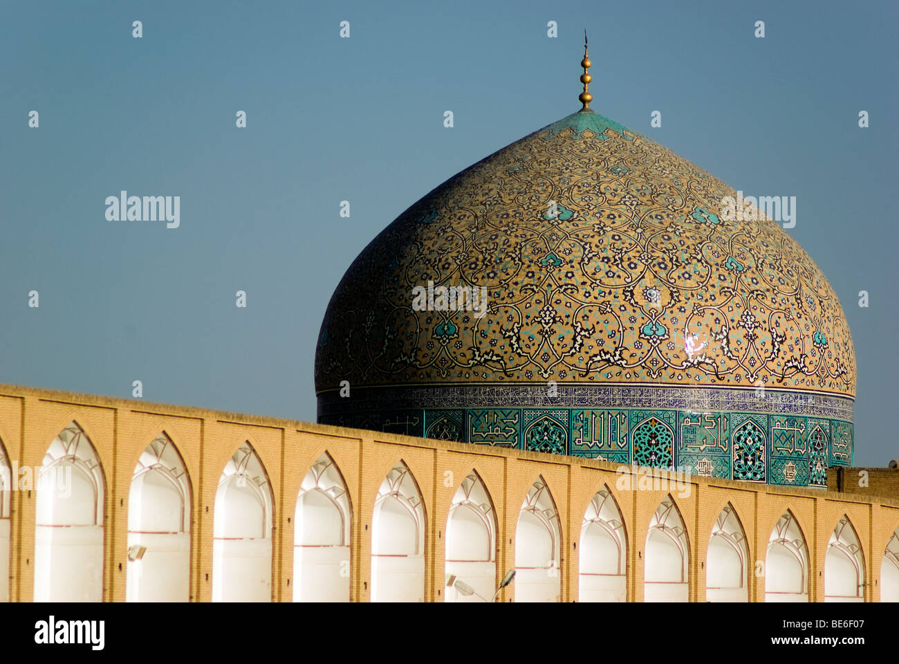 La belle Masjed-e-cheikh Lotfollah mosquée, Isfahan, Iran Banque D'Images