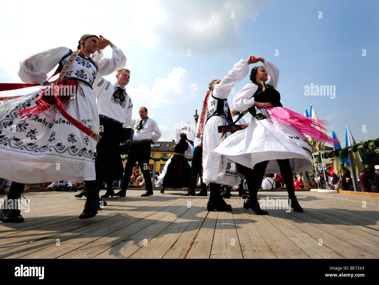 Maitanz, danse de mai, costume local groupe des Saxons de Transylvanie à Geretsried, Upper Bavaria, Bavaria, Germany, Europe Banque D'Images