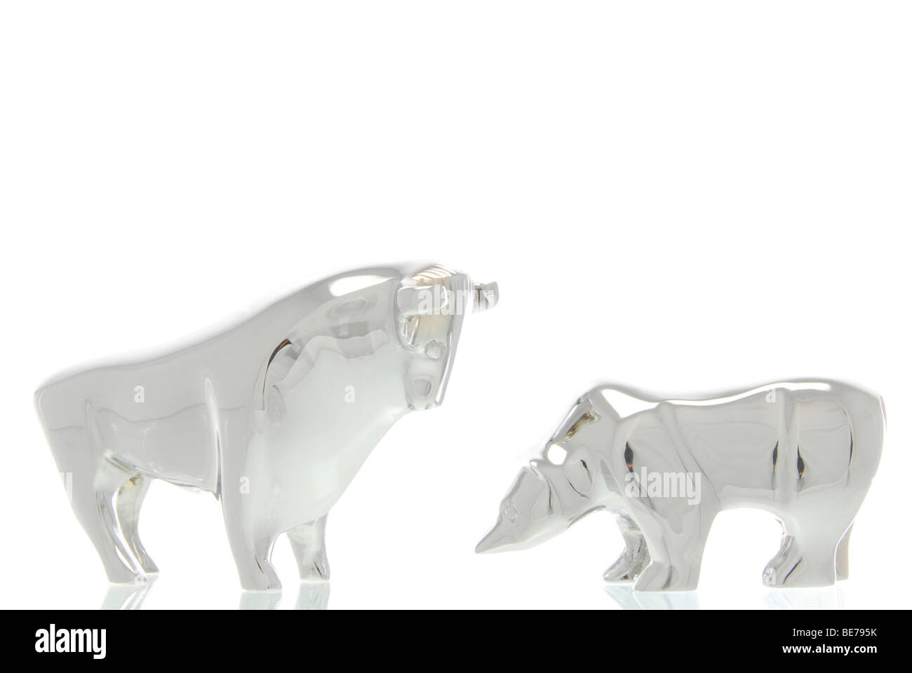 Bull and Bear figurines, image symbolique de la bourse Banque D'Images