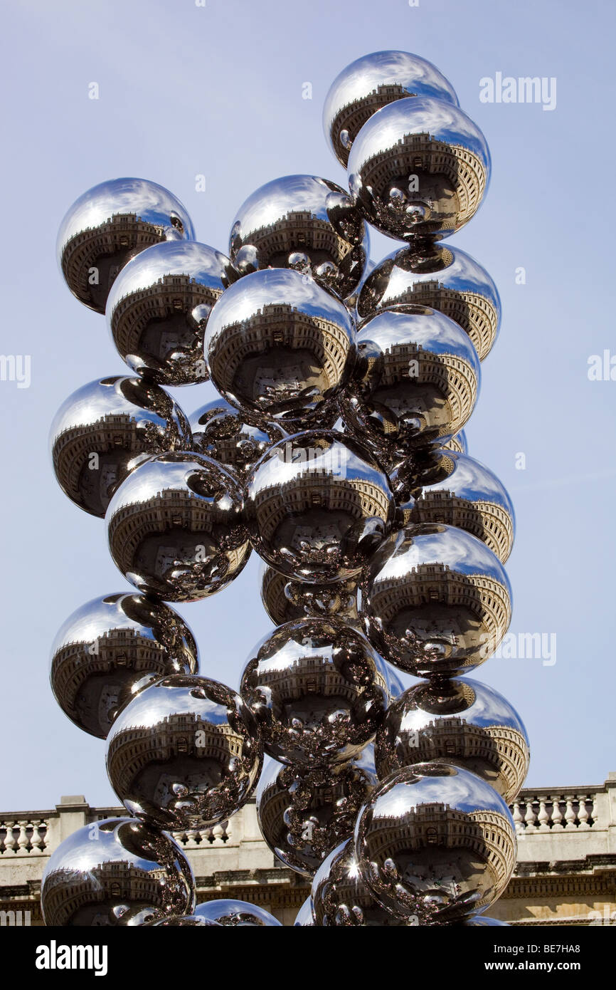 Anish Kapoor's grand arbre et l'oeil Sculpture Royal Academy Londres Banque D'Images