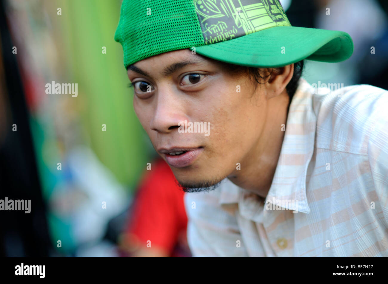 Dans l'homme de la rue du marché Indonésie Sumatra jambi Banque D'Images