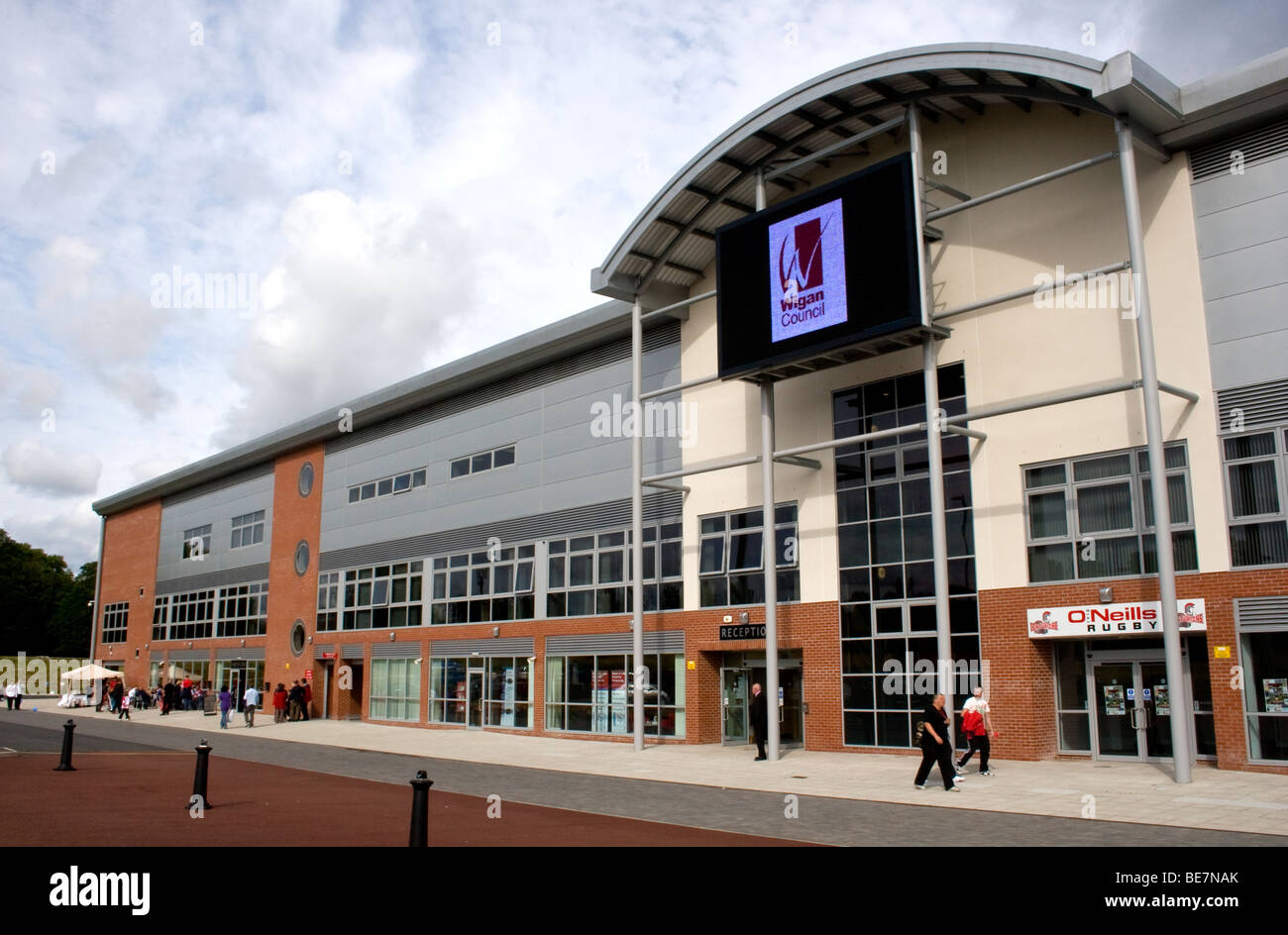 Entrée du stade principal, Leigh Sports Village, Leigh, Greater Manchester, UK. Banque D'Images