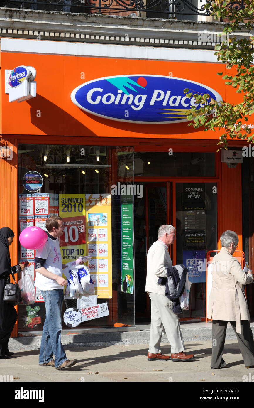 Un Going Places agence de voyage dans une ville du Royaume-Uni. Banque D'Images