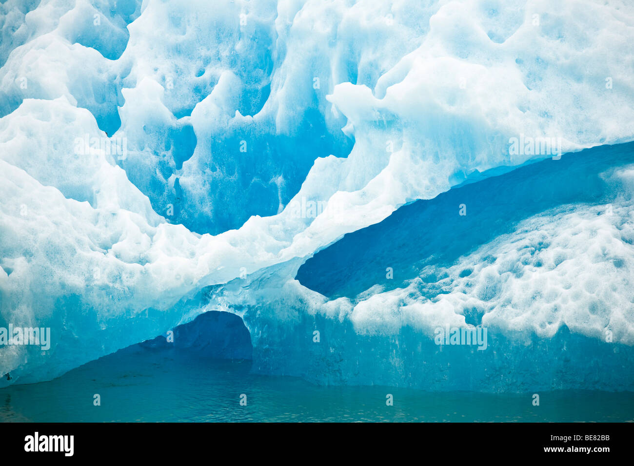 Iceberg à Endicott Arm, le passage de l'intérieur, le sud-est de l'Alaska, USA Banque D'Images Iceberg à Endicott Arm, le passage de l'intérieur, le sud-est de l'Alaska, USA Banque D'Images