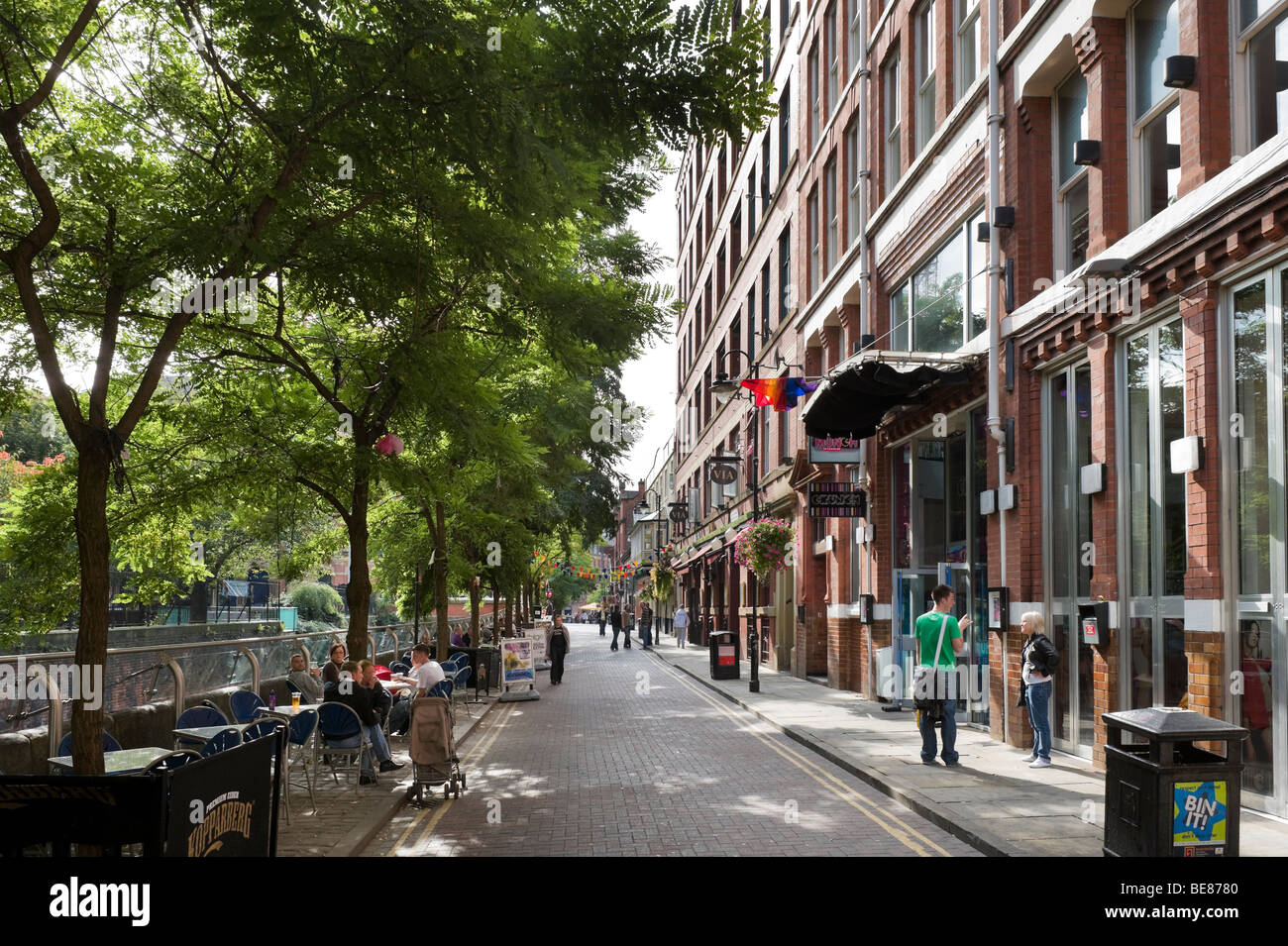 Pubs, Bars et Clubs le long de Canal Street dans le Village gai, centre-ville, Manchester, Angleterre Banque D'Images