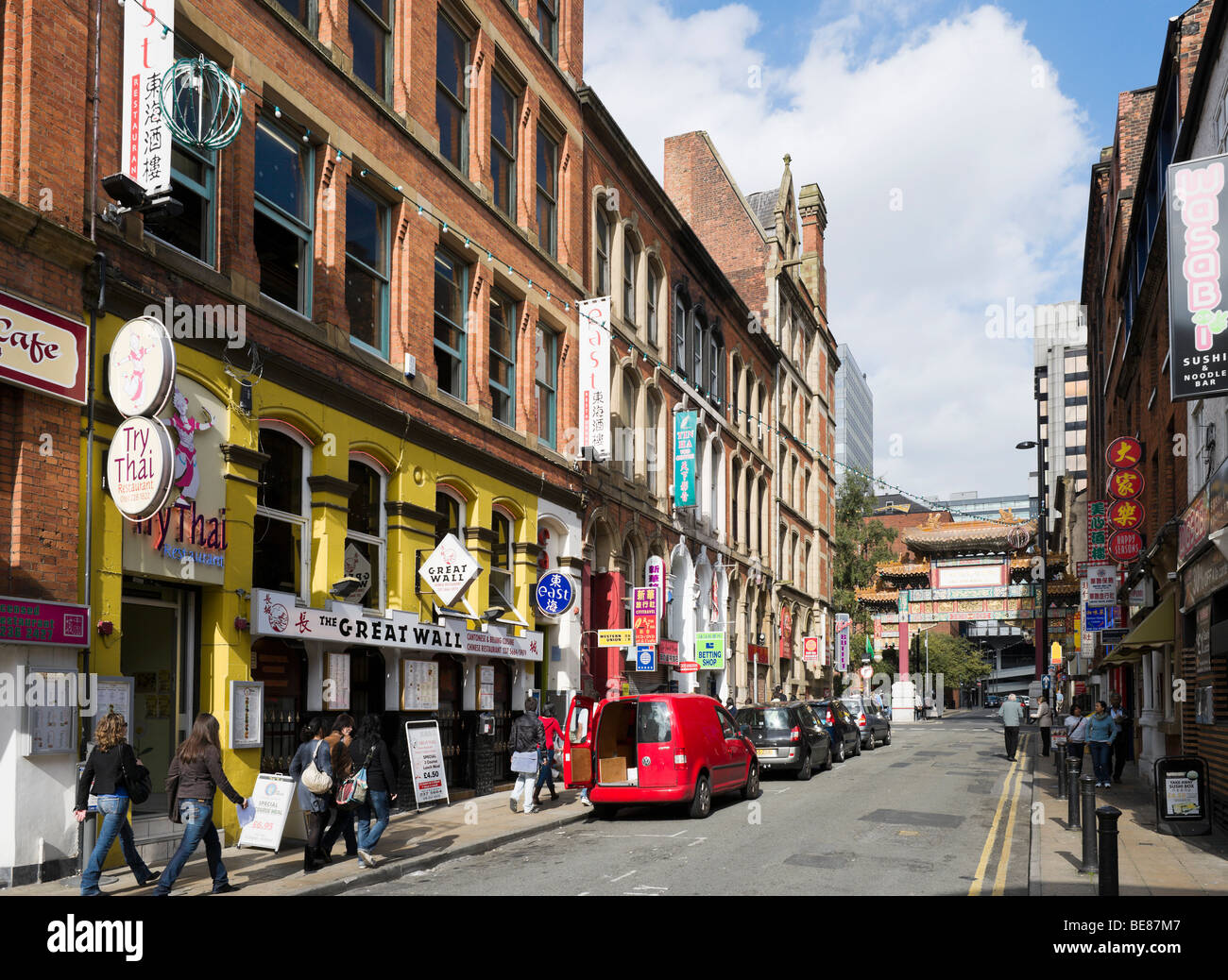 Les restaurants orientaux sur Faulkner Street dans le quartier chinois, Manchester, Angleterre Banque D'Images