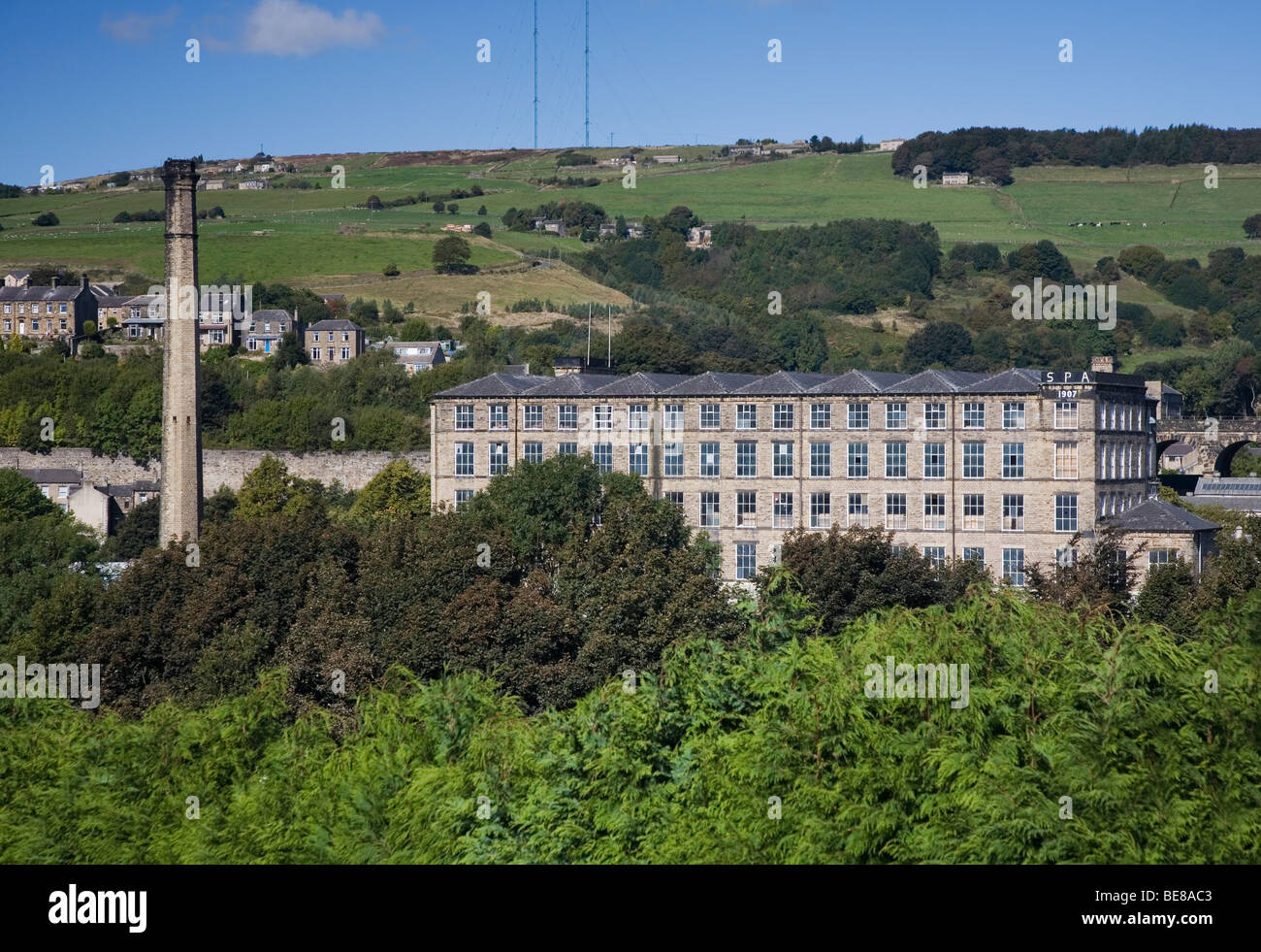 Les bâtiments de l'usine de Spa à Slaithwaite dans la Colne Valley, Huddersfield, West Yorkshire, Royaume-Uni Banque D'Images