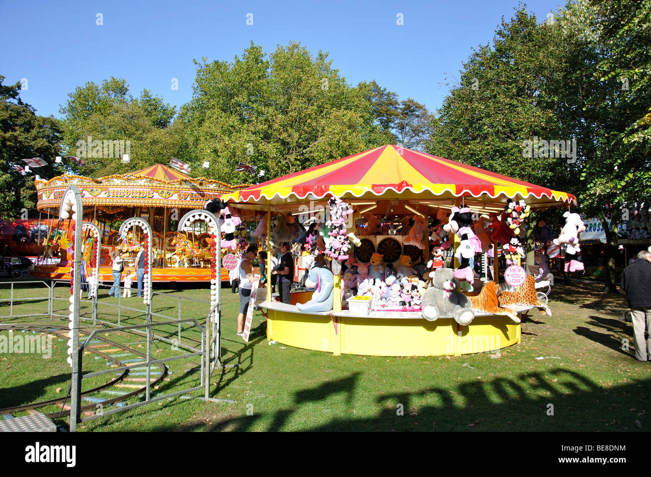 Fête foraine sur vert, Chiswick High Road, Chiswick, London Borough of London, Greater London, Angleterre, Royaume-Uni Banque D'Images