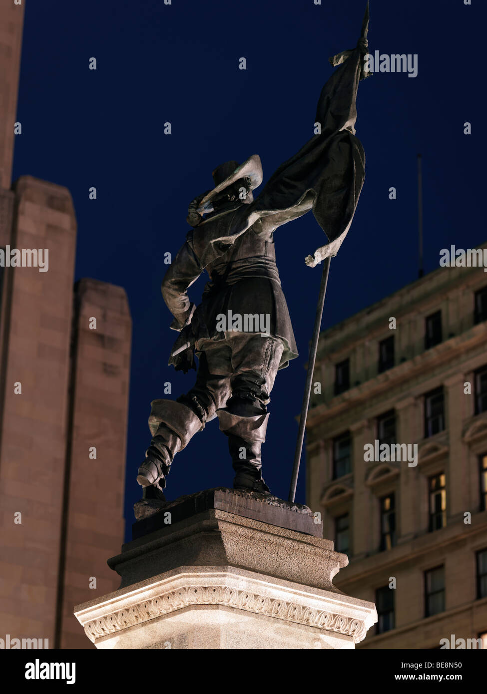 Canada,Quebec,Montreal,statue de Paul de Chomedey de Maisonneuve, Place d'armes, Maisonneuve a été le fondateur de Montréal en 1642 Banque D'Images