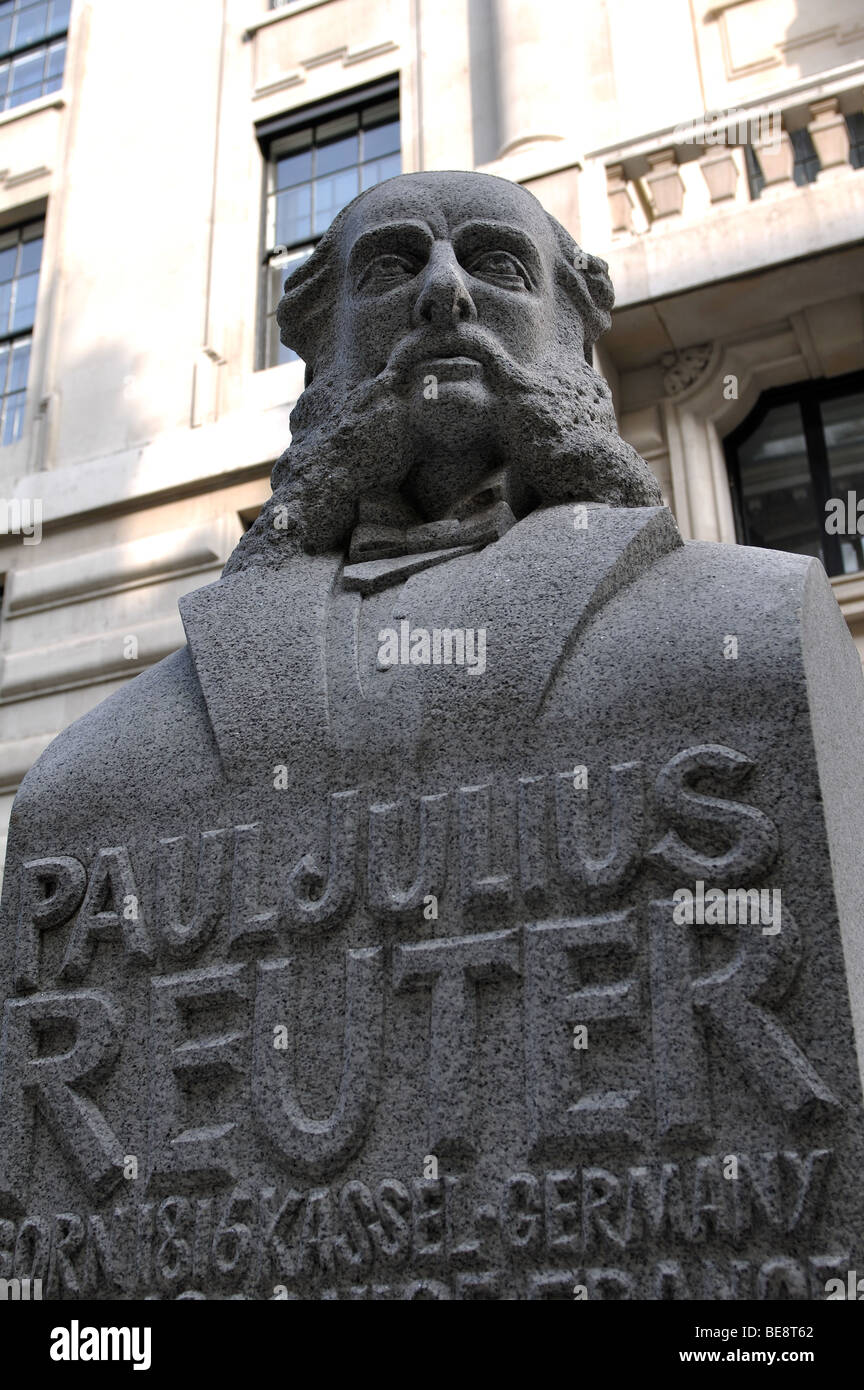 Paul Julius Reuter statue, Royal Exchange Bâtiments, Londres, Angleterre, Royaume-Uni Banque D'Images