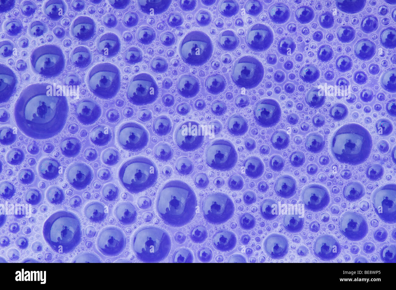 Motif bulles d'eau violet Banque D'Images