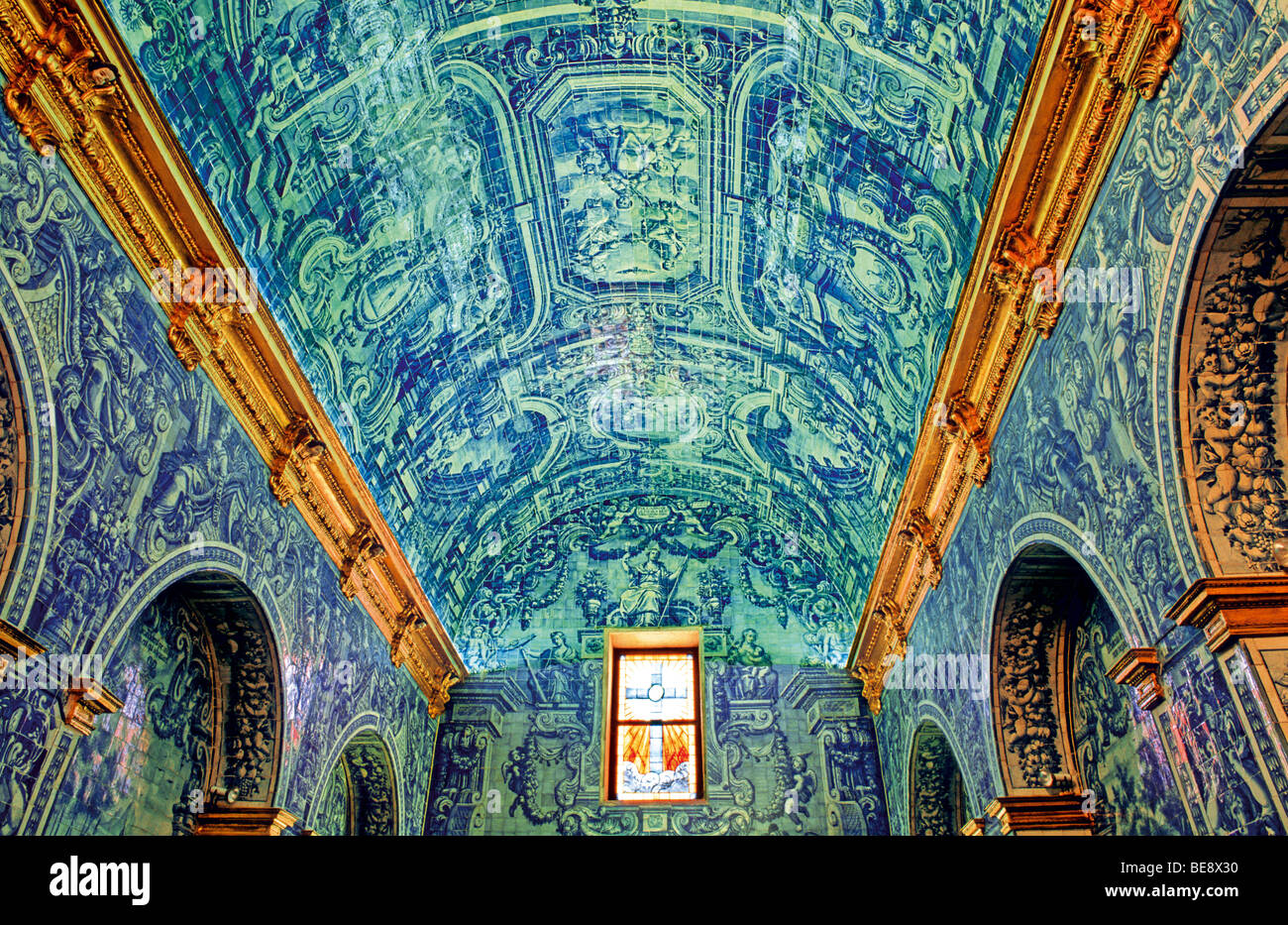 Le Portugal, l'Algarve : église Igreja Sao Lourenço dos Matos à coti Chiavari Banque D'Images