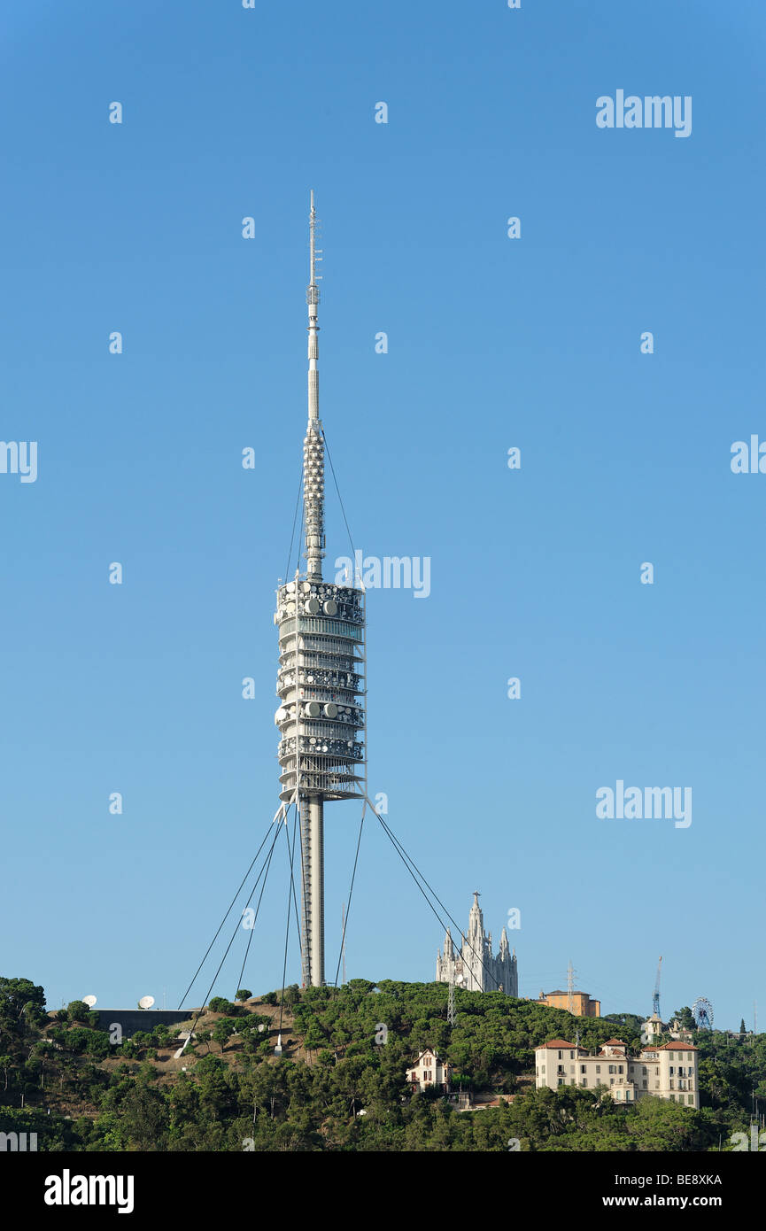 Tour de communications Collserola conçu par l'architecte Sir Norman Foster. Barcelone. Espagne Banque D'Images